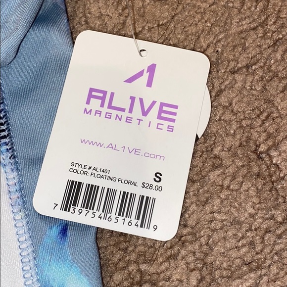 Floral Alive Quick Dry Capri Workout Leggings - Picture 4 of 7